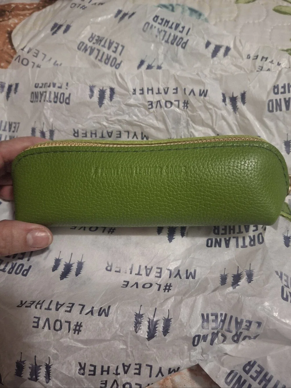 Portland Leather Goods Lime Green Leather Zip Pouch - Picture 1 of 2